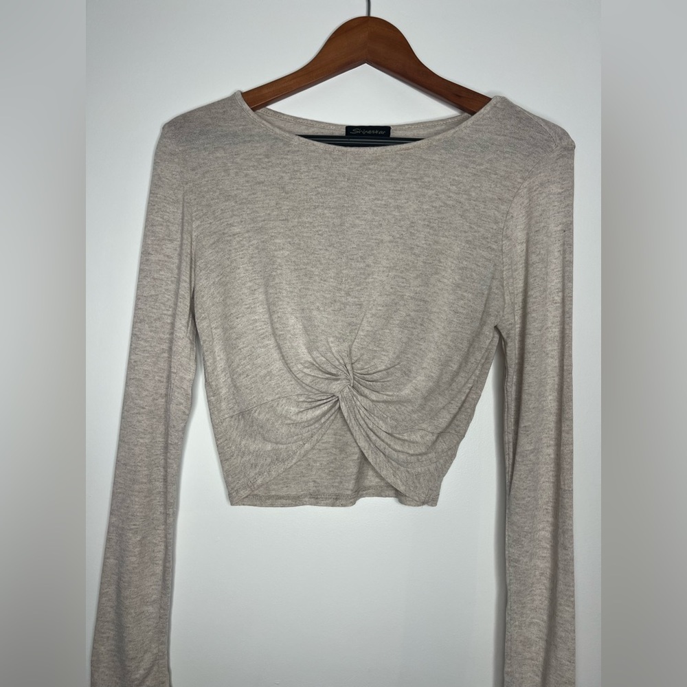 Beige crop top long sleeve size M